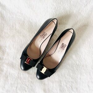 BRAND NEW Salvatore Ferragamo Vera Pump